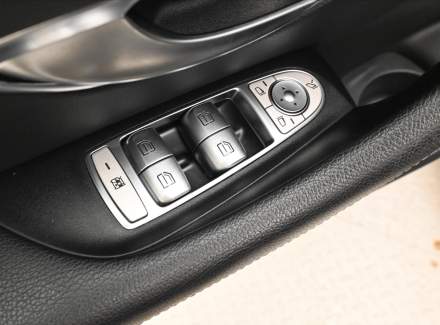 Mercedes-Benz - E-class