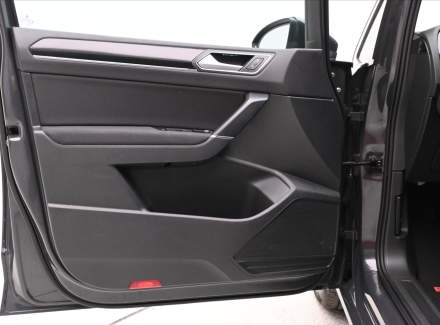 Volkswagen - Touran