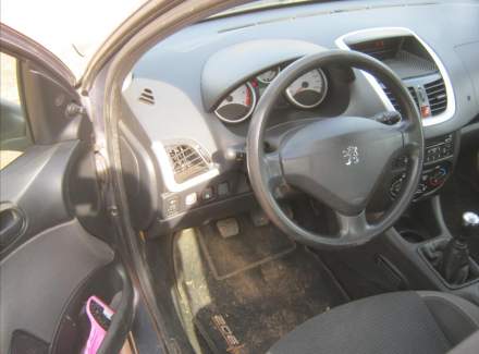 Peugeot - 206