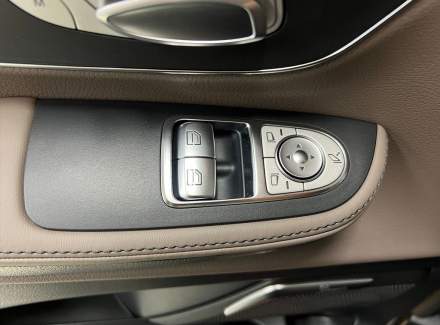 Mercedes-Benz - V-class