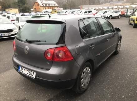 Volkswagen - Golf