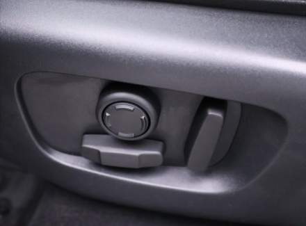 Land Rover - Range Rover Velar