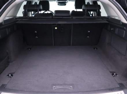 Land Rover - Range Rover Velar