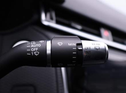 Land Rover - Range Rover Velar