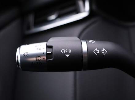 Land Rover - Range Rover Velar