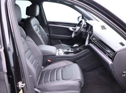 Volkswagen - Touareg