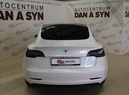 Tesla - Model 3