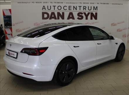 Tesla - Model 3