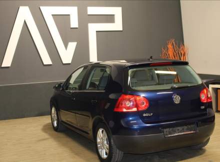 Volkswagen - Golf