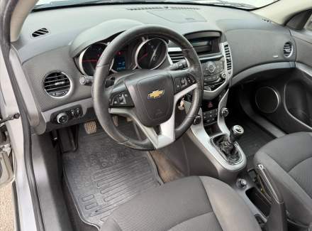 Chevrolet - Cruze