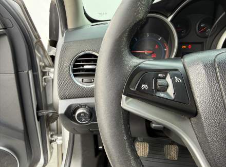 Chevrolet - Cruze