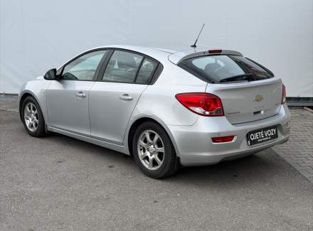Chevrolet - Cruze