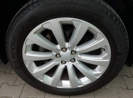 Land Rover - Range Rover Velar