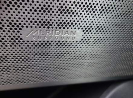 Land Rover - Range Rover Velar