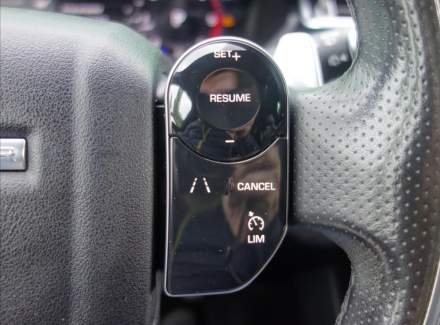 Land Rover - Range Rover Velar