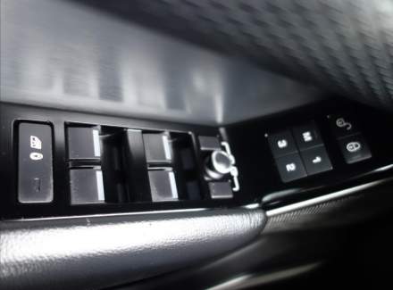 Land Rover - Range Rover Velar