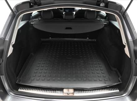 Mercedes-Benz - E-class