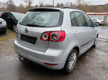 Volkswagen - Golf