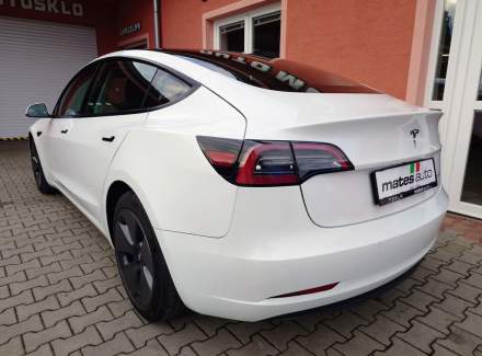 Tesla - Model 3