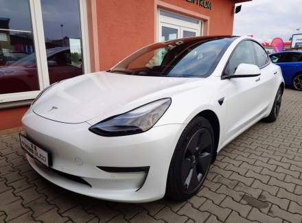 Tesla - Model 3