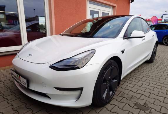 Tesla - Model 3