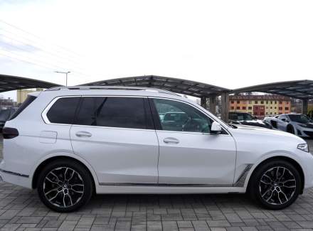 BMW - X7