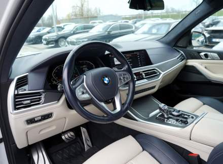 BMW - X7