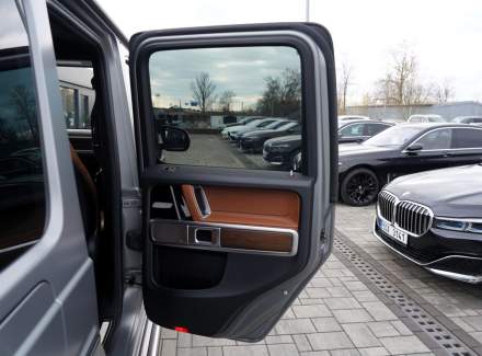 Mercedes-Benz - G-class