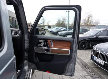 Mercedes-Benz - G-class