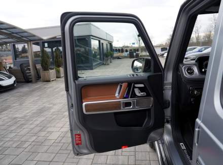 Mercedes-Benz - G-class