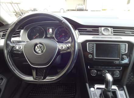 Volkswagen - Passat