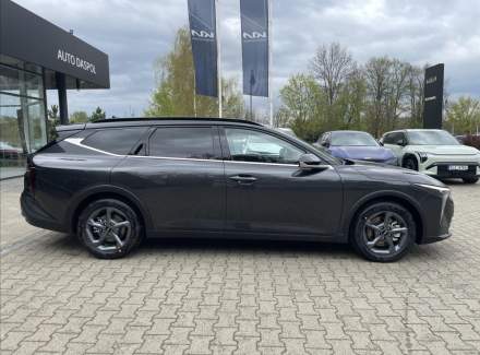 Kia - K4