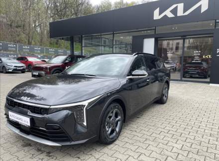 Kia - K4