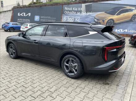 Kia - K4