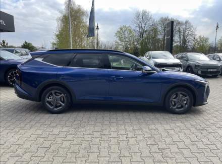 Kia - K4