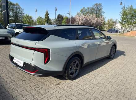Kia - K4