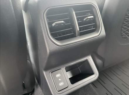 Kia - K4