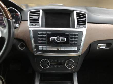 Mercedes-Benz - M-class