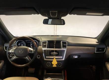 Mercedes-Benz - M-class