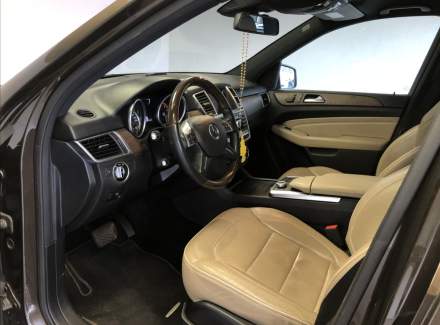 Mercedes-Benz - M-class