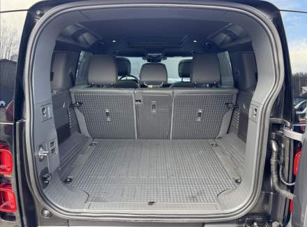 Land Rover - Defender
