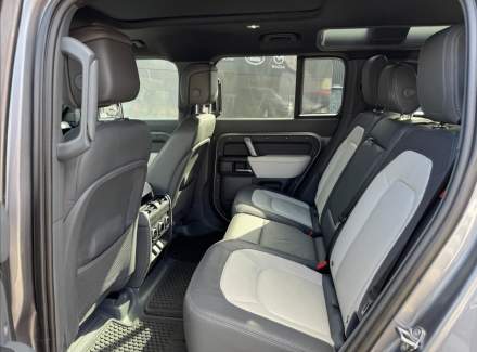 Land Rover - Defender