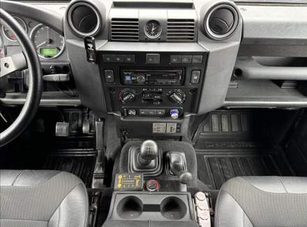 Land Rover - Defender