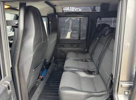 Land Rover - Defender