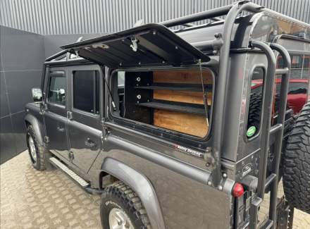 Land Rover - Defender