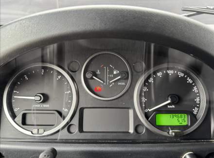 Land Rover - Defender