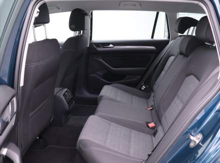 Volkswagen - Passat