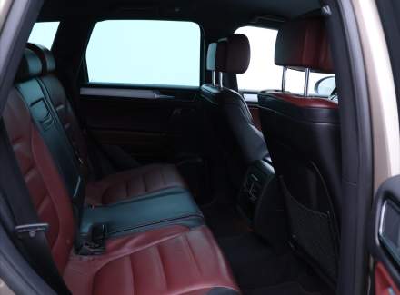 Volkswagen - Touareg