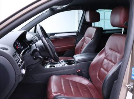Volkswagen - Touareg