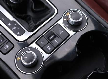 Volkswagen - Touareg